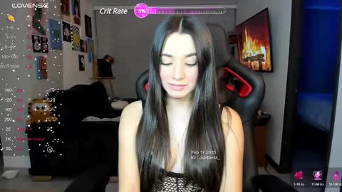 Snapshot of julidavila chatting on 02.18.25 Jeimy Help me to reach 100 thumbs up online show from 02.18.25