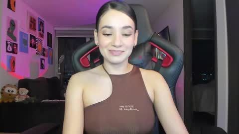 Snapshot of julidavila chatting on 05.19.26 Jeimy Help me to reach 100 thumbs up online show from 05.19.26