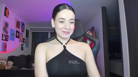 Snapshot of julidavila chatting on 05.26.26 Jeimy Help me to reach 100 thumbs up online show from 05.26.26