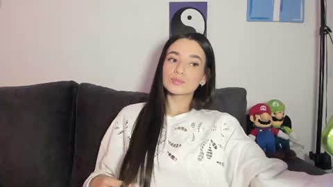 Snapshot of julidavila chatting on 07.30.26 Jeimy Help me to reach 100 thumbs up online show from 07.30.26