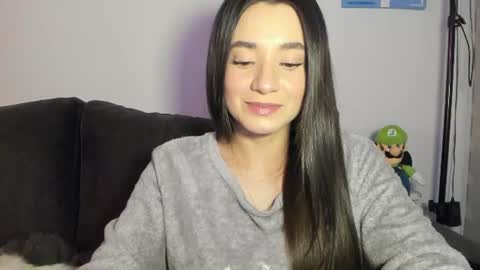 Snapshot of julidavila chatting on 08.02.26 Jeimy Help me to reach 100 thumbs up online show from 08.02.26