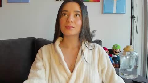 Snapshot of julidavila chatting on 08.02.26 Jeimy Help me to reach 100 thumbs up online show from 08.02.26