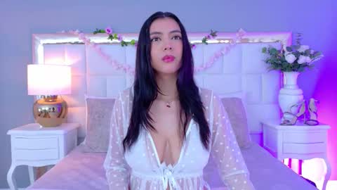 Juliet Bennet online show from 10.09.25