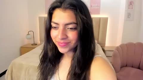 Snapshot of julie_devani chatting on 11.20.25 julie_devani online show from 11.20.25