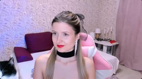 Snapshot of julie_flores chatting on 12.07.24 Julie online show from 12.07.24