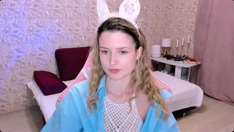 Snapshot of julie_flores chatting on 12.21.24 Julie online show from 12.21.24