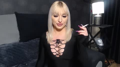 julia online show from 12.06.24