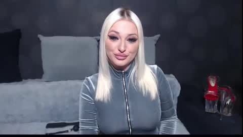 julia online show from 02.25.25