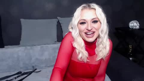 julia online show from 03.01.25