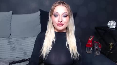 Snapshot of juliediamond chatting on 02.13.26 julia online show from 02.13.26