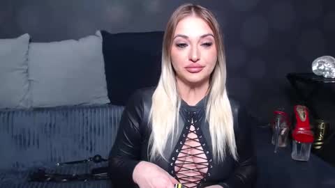 Snapshot of juliediamond chatting on 03.25.26 julia online show from 03.25.26