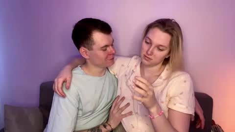 Julie and Thomas online show from 03.19.26