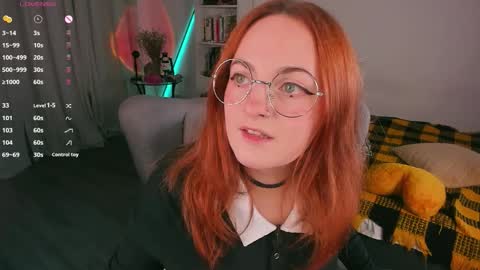 Snapshot of juliet_schoolgirl chatting on 10.10.25 Juliet online show from 10.10.25