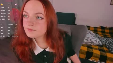 Snapshot of juliet_schoolgirl chatting on 10.27.25 Juliet online show from 10.27.25