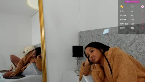 Snapshot of julieta__cooper chatting on 12.16.24 Juli online show from 12.16.24