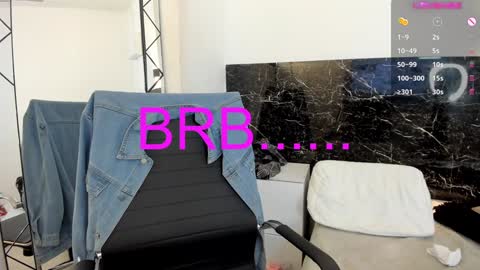 Snapshot of julieta__cooper chatting on 12.21.24 Juli online show from 12.21.24