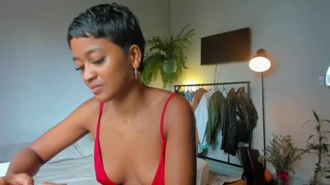 Snapshot of julieta__cooper chatting on 10.01.25 Juli online show from 10.01.25