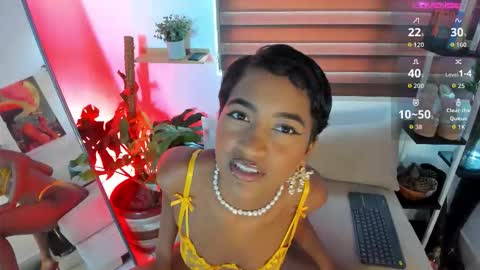 Snapshot of julieta__cooper chatting on 11.24.25 Juli online show from 11.24.25