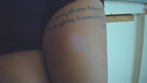 Snapshot of julieta__cooper chatting on 12.18.25 Juli online show from 12.18.25