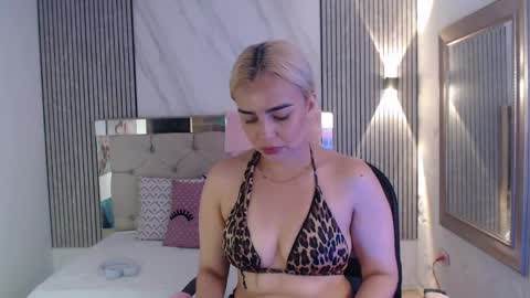 julieta__fox_ online show from 06.07.26