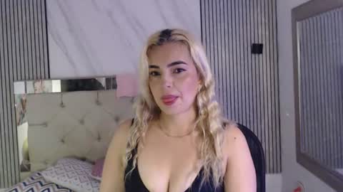 julieta__fox_ online show from 06.25.26