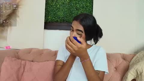 Snapshot of julieta_aguilar chatting on 10.25.25 Juli online show from 10.25.25