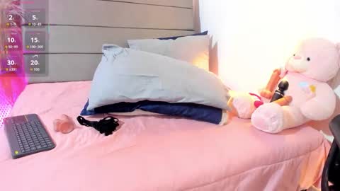 Snapshot of julieta_coopeer_ chatting on 02.26.26 Julieta online show from 02.26.26