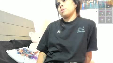 Snapshot of julieta_coopeer_ chatting on 05.31.26 Julieta online show from 05.31.26