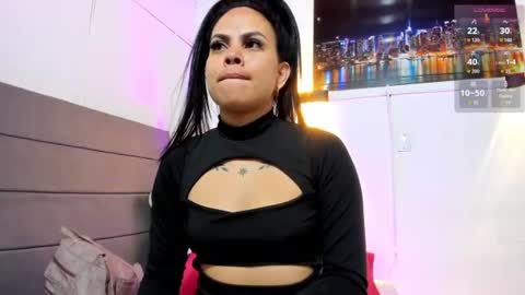 Snapshot of julieta_coopeer_ chatting on 06.21.26 Julieta online show from 06.21.26