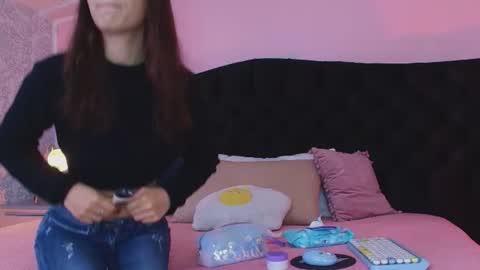 Snapshot of julieta_cortes__ chatting on 06.10.26 Julieta online show from 06.10.26
