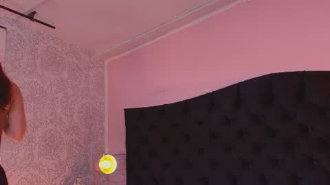 Snapshot of julieta_cortes__ chatting on 06.12.26 Julieta online show from 06.12.26