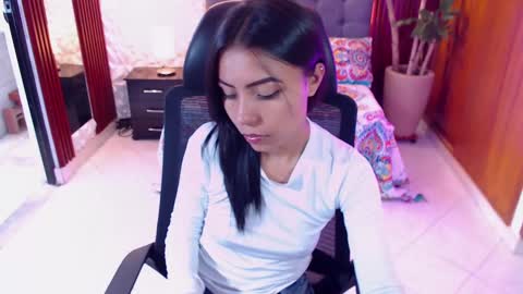 julieta_fn online show from 02.21.25