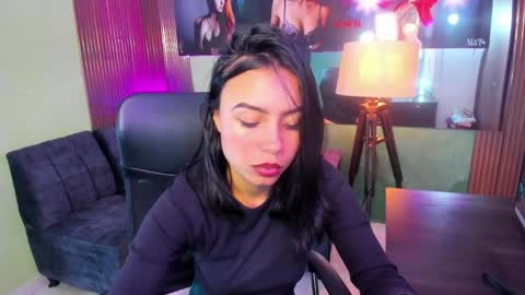 Snapshot of julieta_fn chatting on 05.14.26 julieta_fn online show from 05.14.26