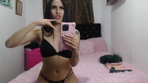 Snapshot of julieta_jonez_ chatting on 04.30.26 Julieta. online show from 04.30.26