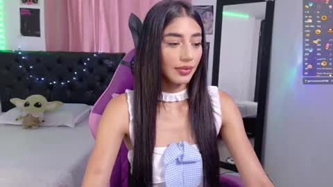 Snapshot of julietacheer chatting on 05.28.26 Julieta online show from 05.28.26