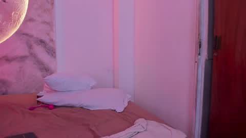 julietakane online show from 02.15.26