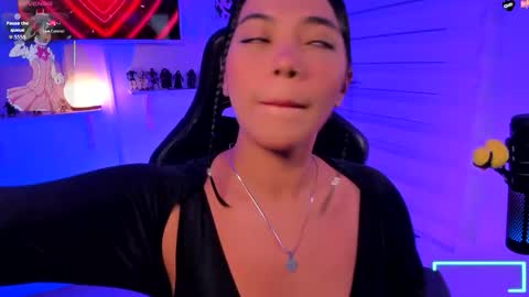 Snapshot of julietariverss chatting on 11.15.25 Julieta online show from 11.15.25