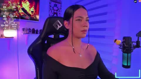 Snapshot of julietariverss chatting on 11.19.25 Julieta online show from 11.19.25