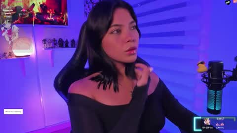 Snapshot of julietariverss chatting on 11.20.25 Julieta online show from 11.20.25