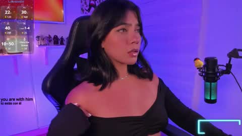 Snapshot of julietariverss chatting on 11.27.25 Julieta online show from 11.27.25