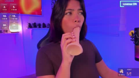 Snapshot of julietariverss chatting on 02.15.26 Julieta online show from 02.15.26