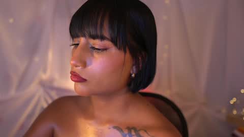 Snapshot of julietawinona chatting on 01.19.25 julietawinona online show from 01.19.25