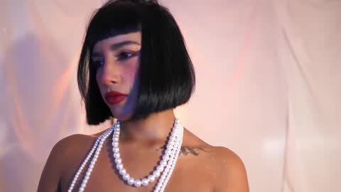 Snapshot of julietawinona chatting on 11.27.25 julietawinona online show from 11.27.25