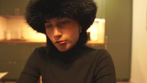 Snapshot of julietawinona chatting on 12.14.25 julietawinona online show from 12.14.25