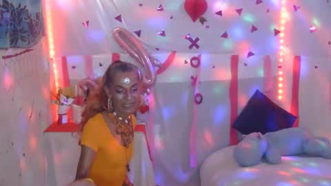 Julieth Wolf online show from 02.11.25