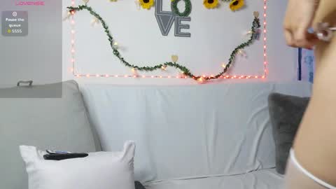 Snapshot of juliette_r chatting on 05.19.26 Juliette online show from 05.19.26