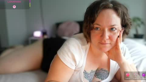Juli Monroe online show from 05.06.26