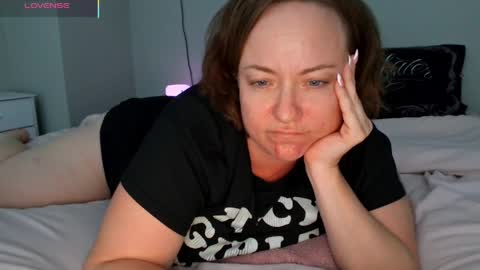 Juli Monroe online show from 06.04.26