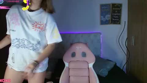 jullianapriv_ online show from 09.15.25