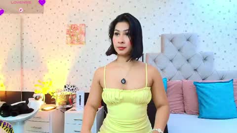 Julieta Reyes   online show from 04.24.26